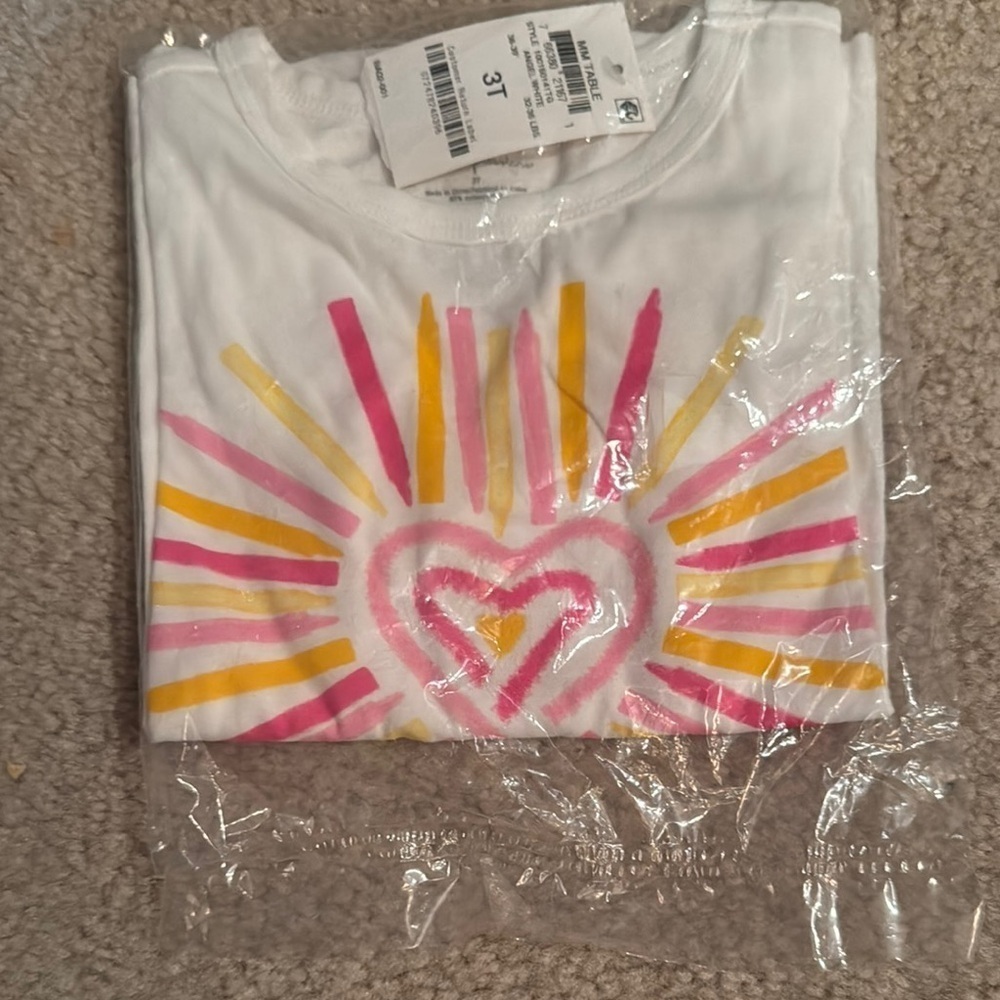 ☀️Kids White Heart Design Shirt - Picture 2 of 2